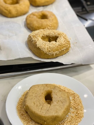 Drench bagels in sesame seeds | AnnaMaria's